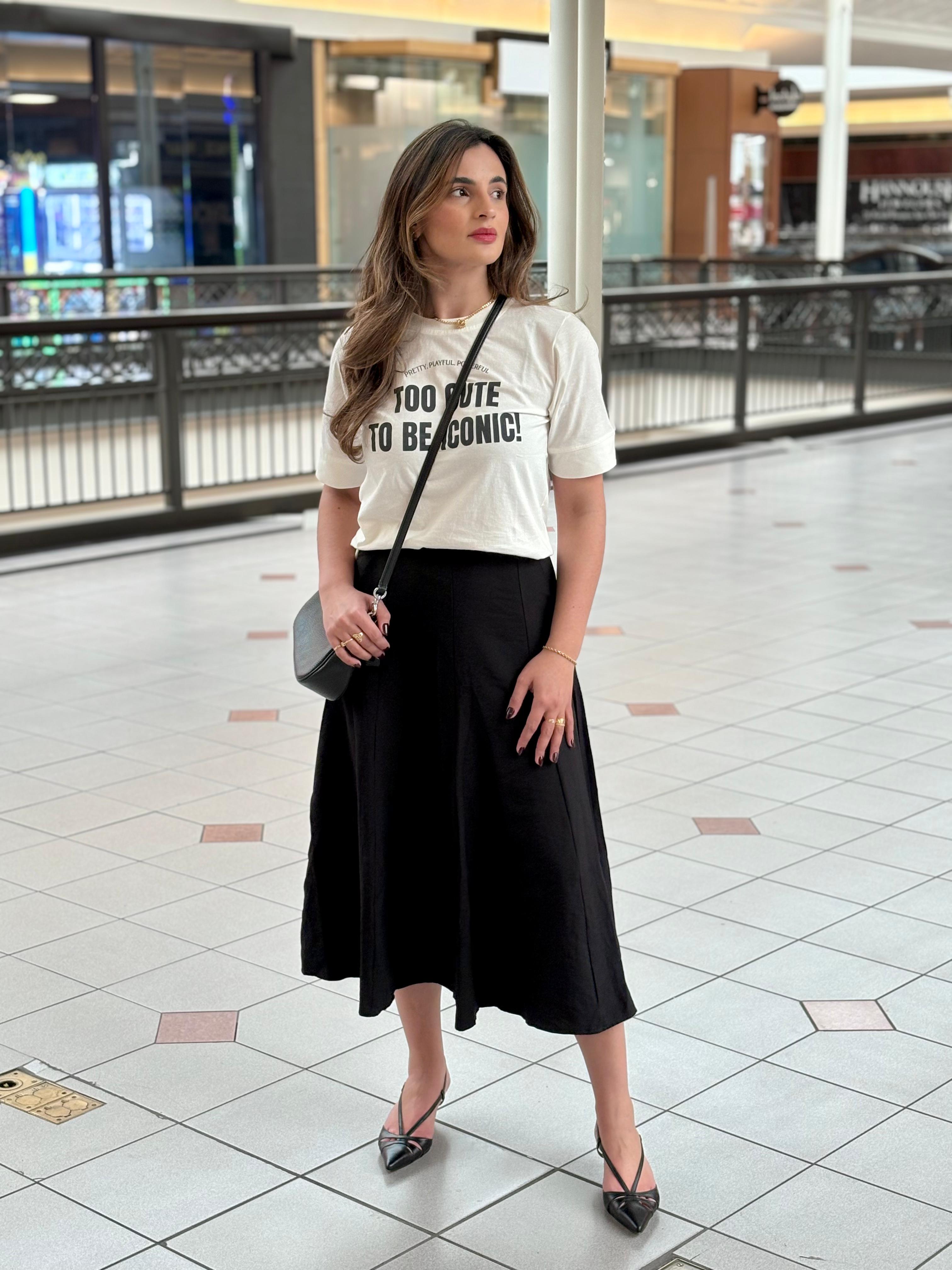 Saia Noir Essential Midi